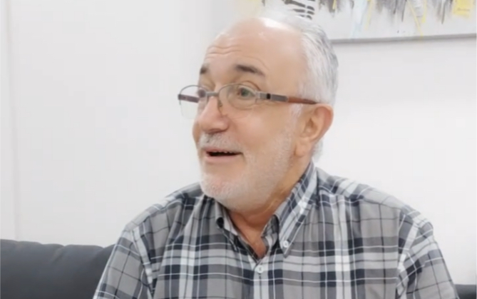 老外爷爷做爆米花