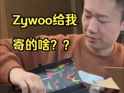 Download Video: 哇你们看Zywoo给我寄了啥好东西！！可是怎么给大家分啊……