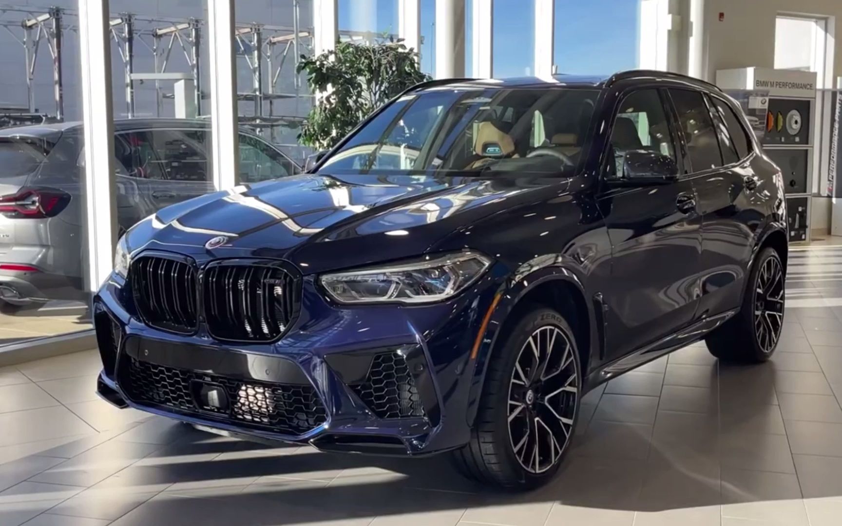 全方位实拍2023款宝马x5m,深度体验bmw2023款宝马x5m