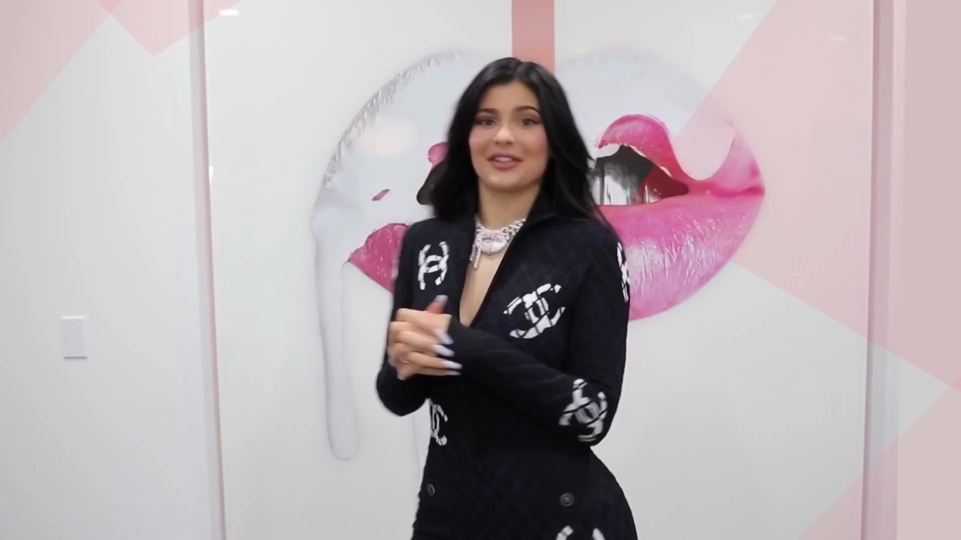 kyliejenner为凯总工作是什么体验富婆的肩膀jpg