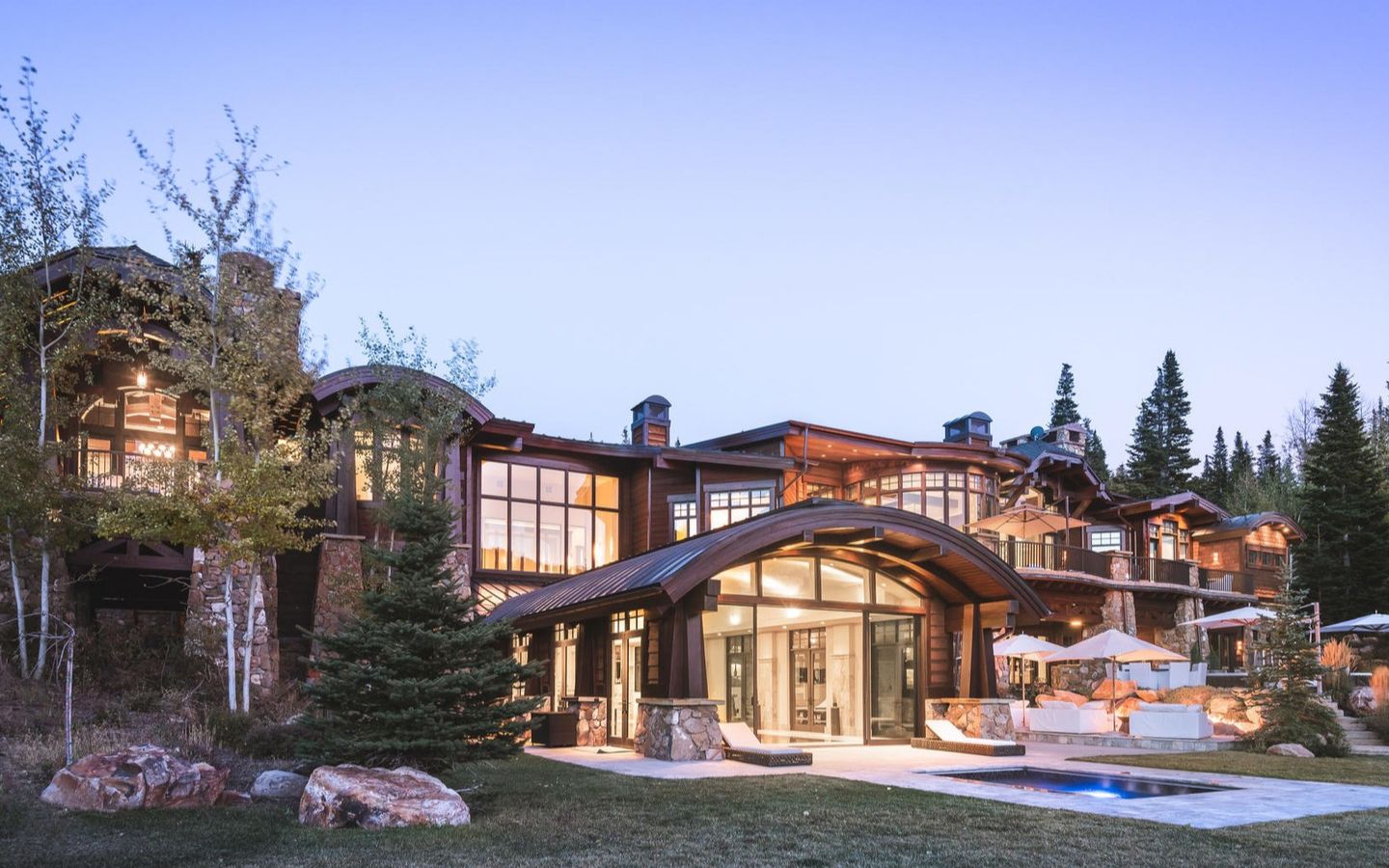 28 山景,树林,积雪,豪宅庄园elegant timeless mountain estate in