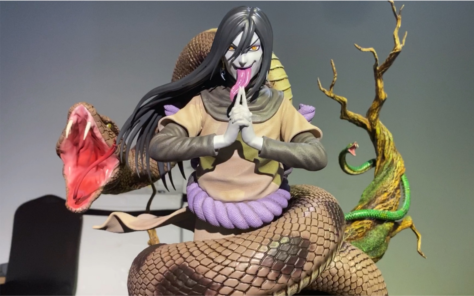 铁风筝的大蛇丸手办雕像现场实拍噢,这样的大蛇是否是你的菜?