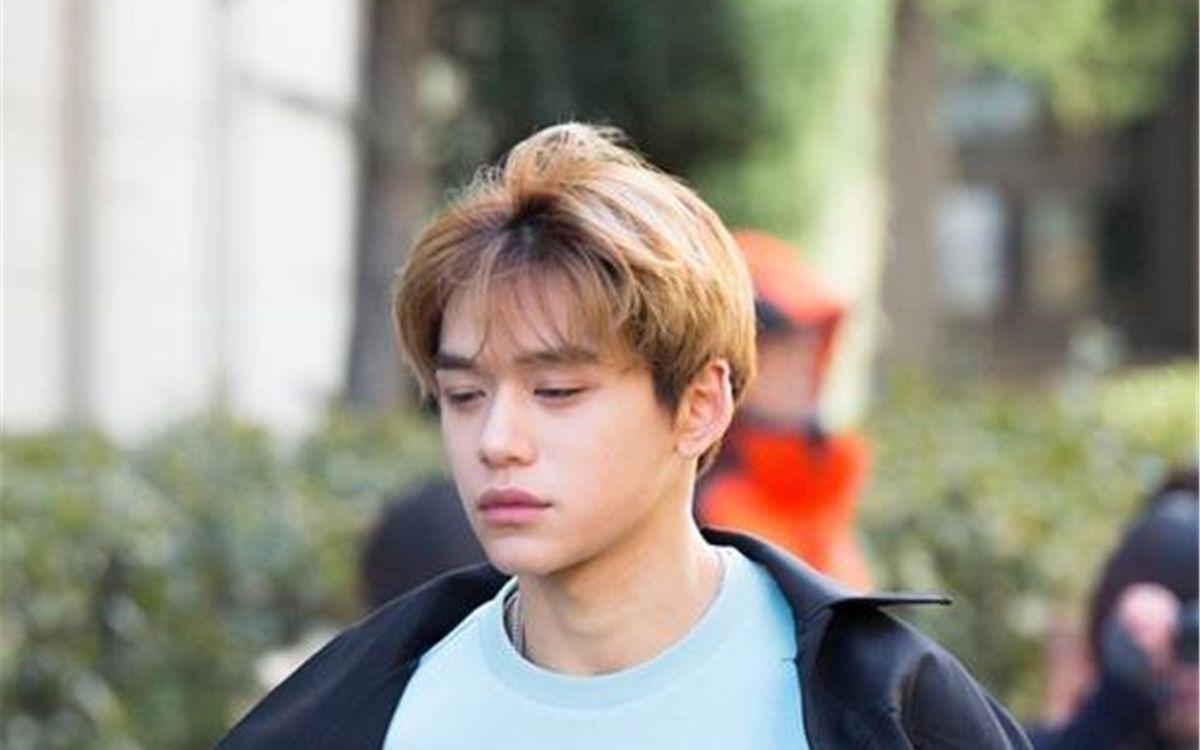 奔跑吧郑恺cue黄旭熙还在吃瓜的黄旭熙一脸懵