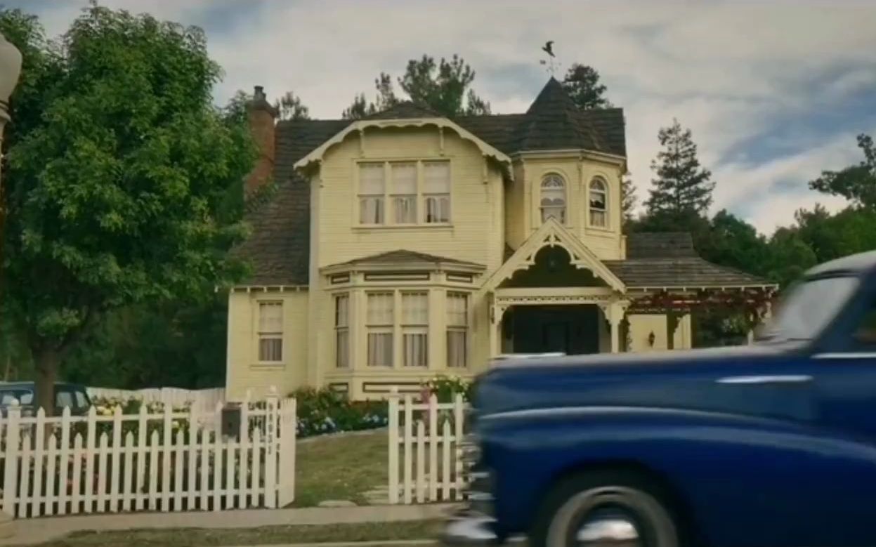 【致命女人第二季】这个片头的房子,又是熟悉的味道,又是死亡的气息