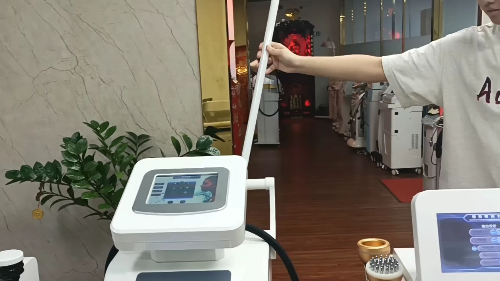 夏天到啦,努力减肥的时间又到了,为了穿上漂亮裙子,一起看看隔空爆脂