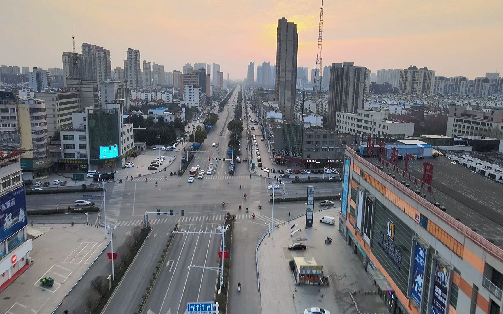 上午七时,界首市人民路,安徽省阜阳市