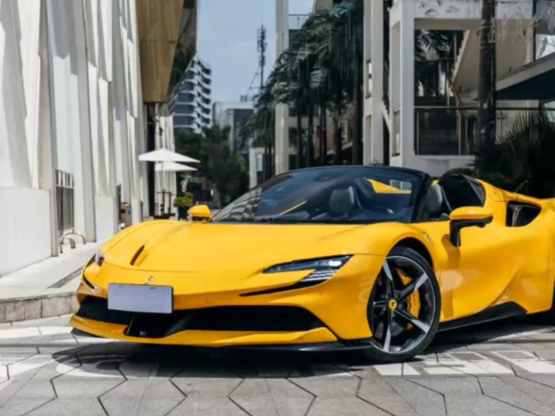法拉利 sf90 2021款 3.9t v8 spider23年上牌1900公里