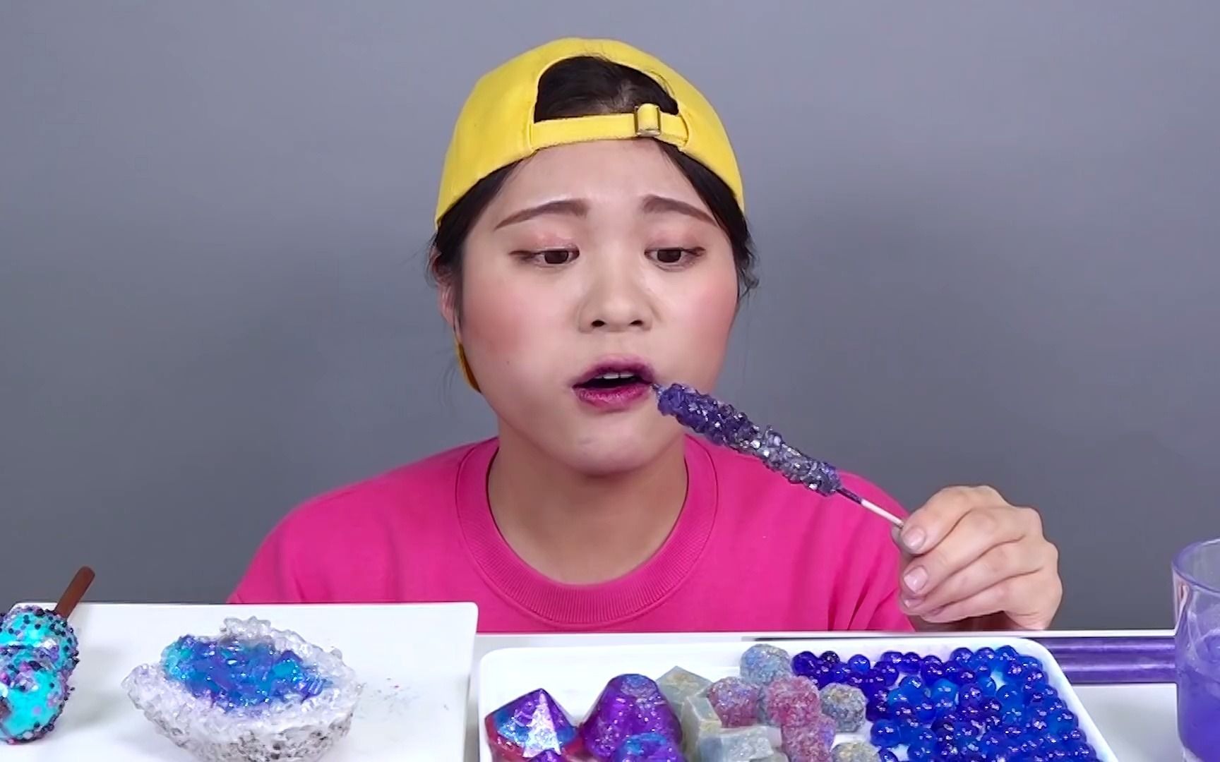 【深夜食堂】韩国银河超闪 炫彩糖果 创意吃播_哔哩哔哩_bilibili