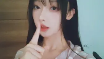 装甜妹给自己装一身鸡皮疙