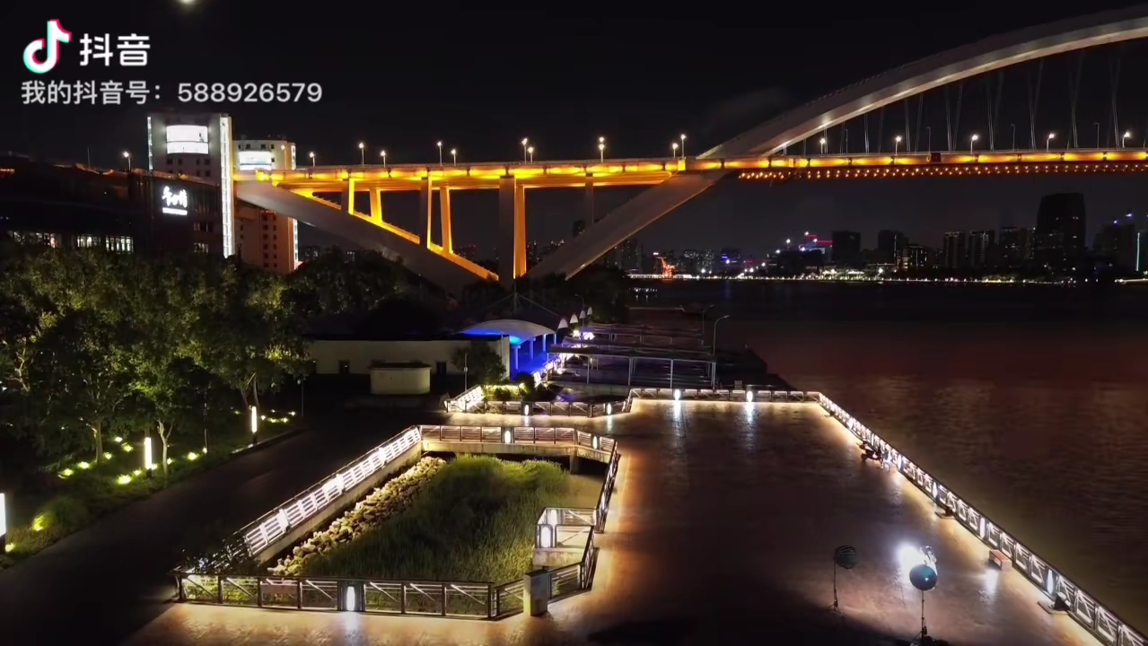 夜游上海滩