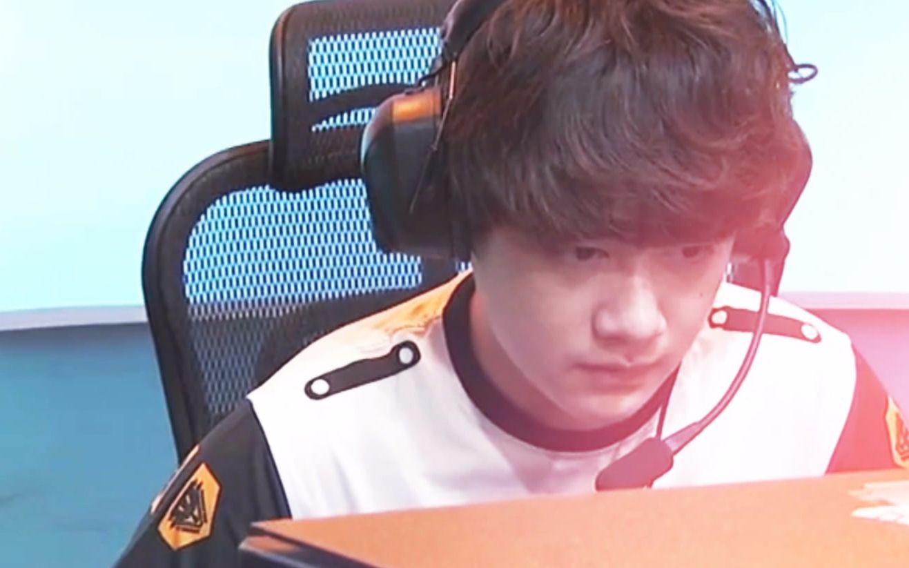 【owleave】dva矩阵罩我身上,我一个瞬闪炸弹360°回旋,这么猛的闪光