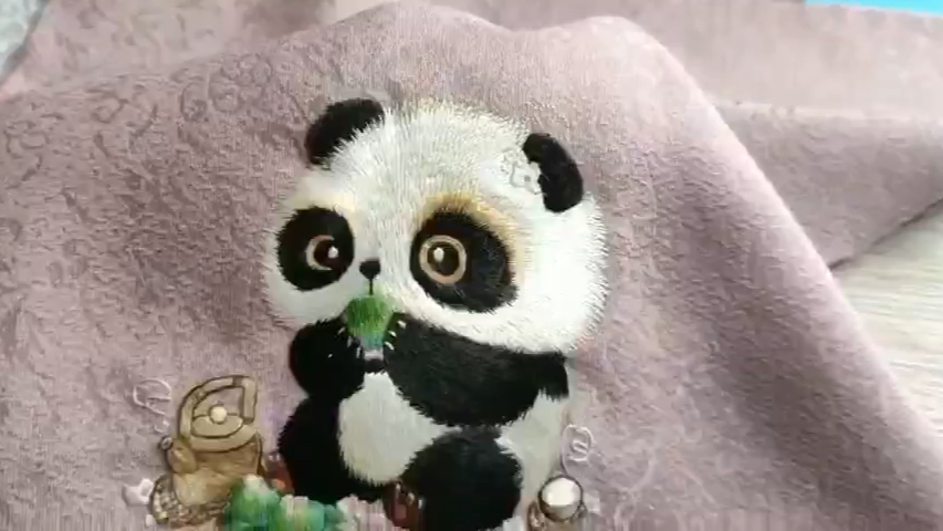 承露瓴x雪娃娃童画,联名款手工苏绣荷包