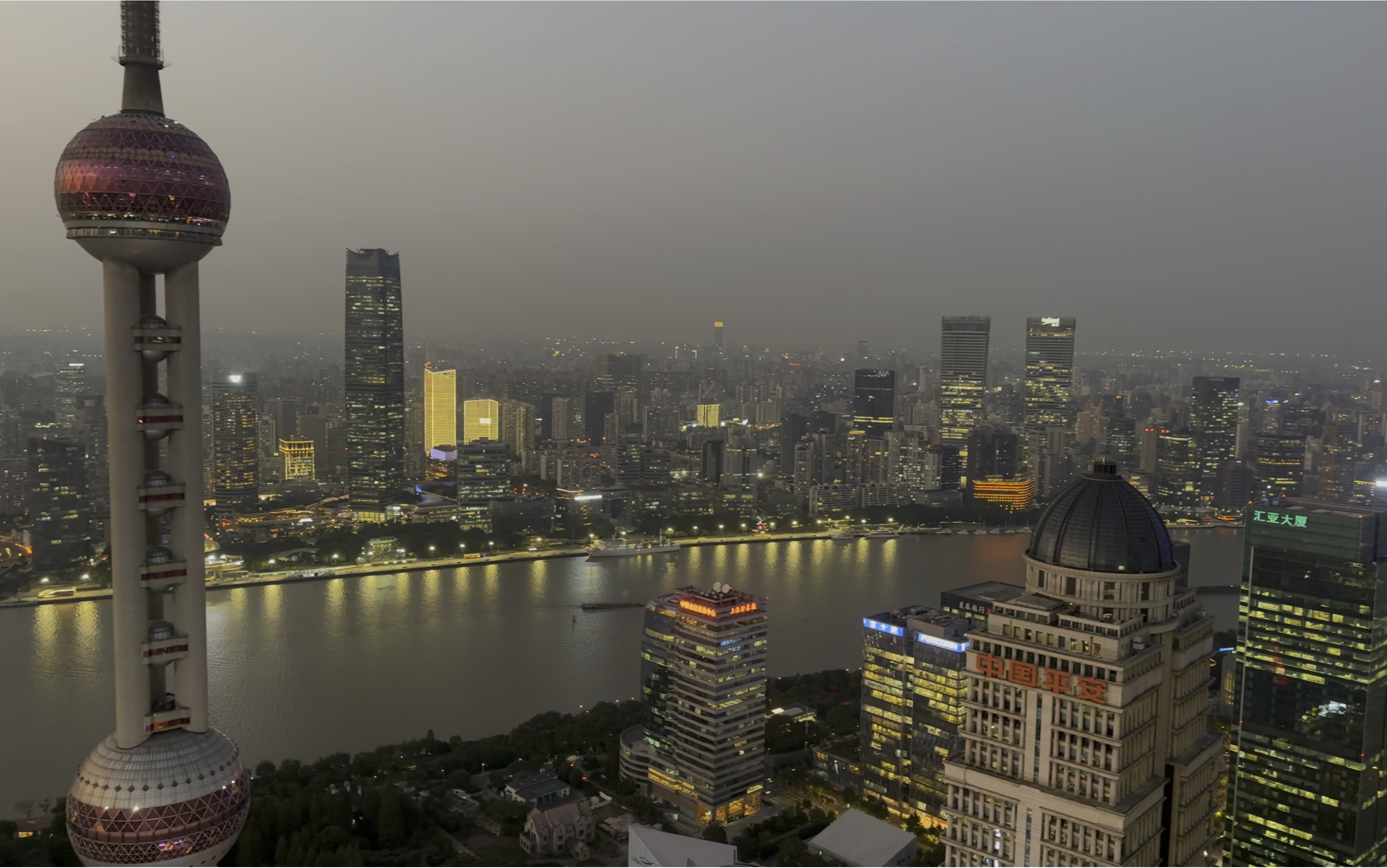 上海黄浦江两岸迷人内透夜景