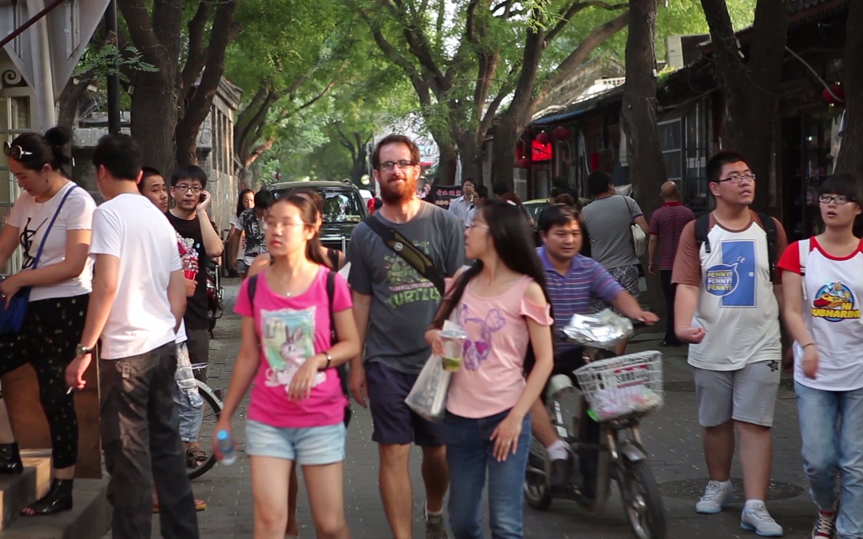 a291 北京胡同 南锣鼓巷 旅游景点 逛街人群 小街游客1