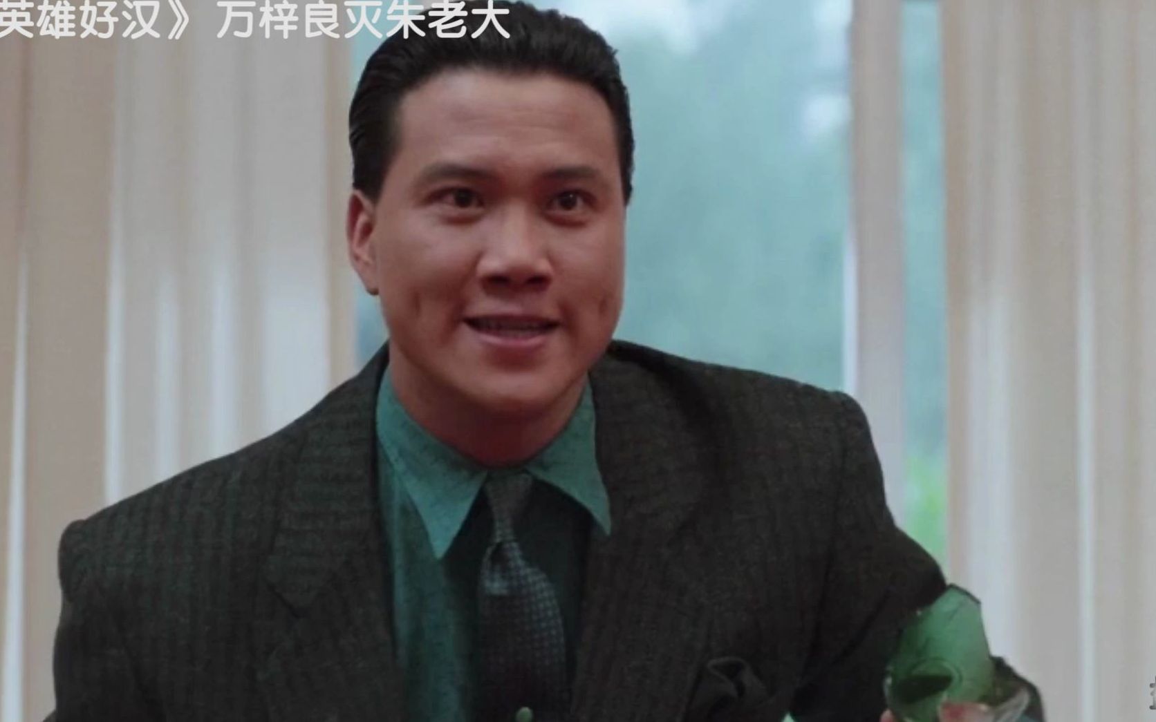 港片中的黑帮聚会,万梓良酒席上灭老大:我要上位,谁敢拦?