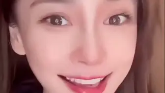 angelababy给蛋蛋送生日祝福