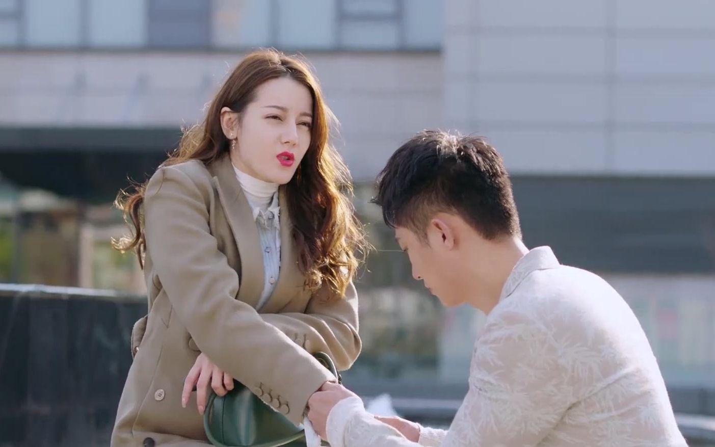 《幸福触手可及》宋凛强势的牵周放的手,不愧是霸总!