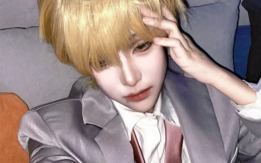 【灵幻新隆cos】灵幻新隆没有自己的灵幻新隆.