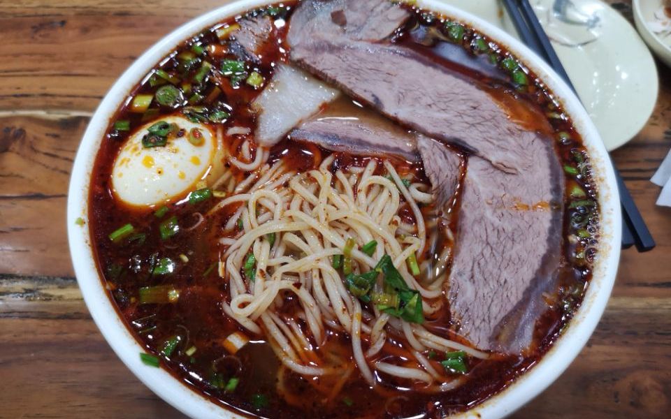 五湖四海话"牛大" 聊一聊牛肉面与兰州美食