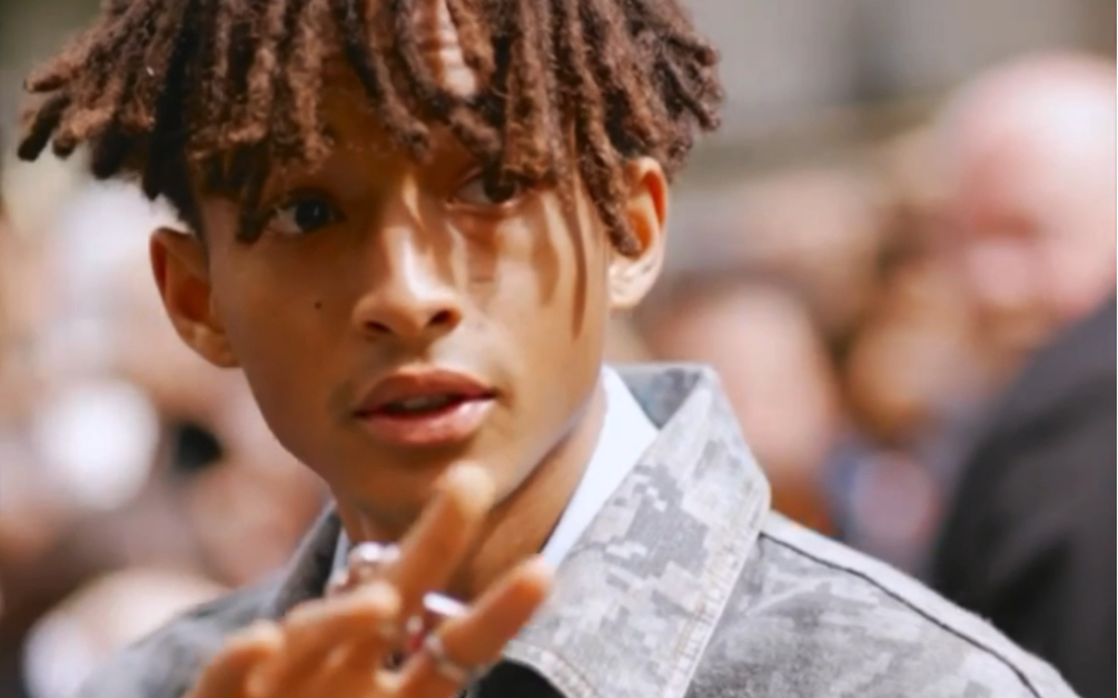 帅晕了!说唱歌手Jaden Smith出席巴黎时装周Kenzo大秀观秀哔哩哔哩bilibili