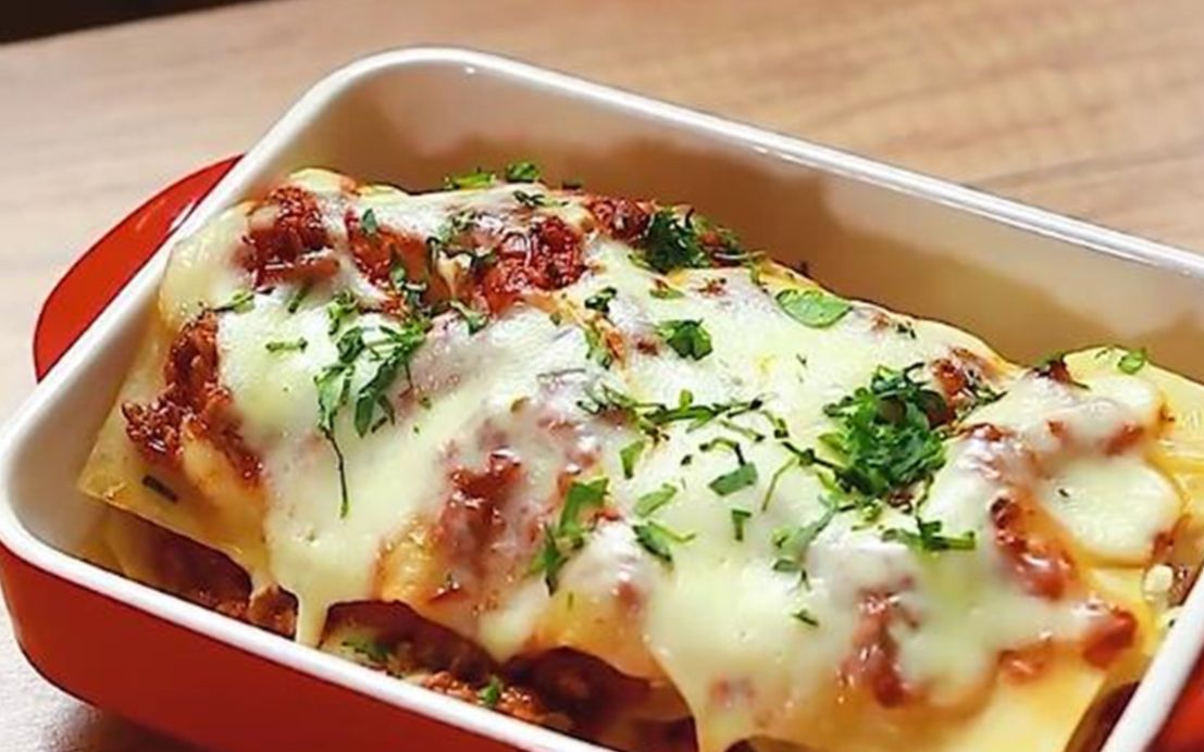 美食复刻~这么冷的天,一大口热腾腾又拉丝的芝士肉酱千层面.