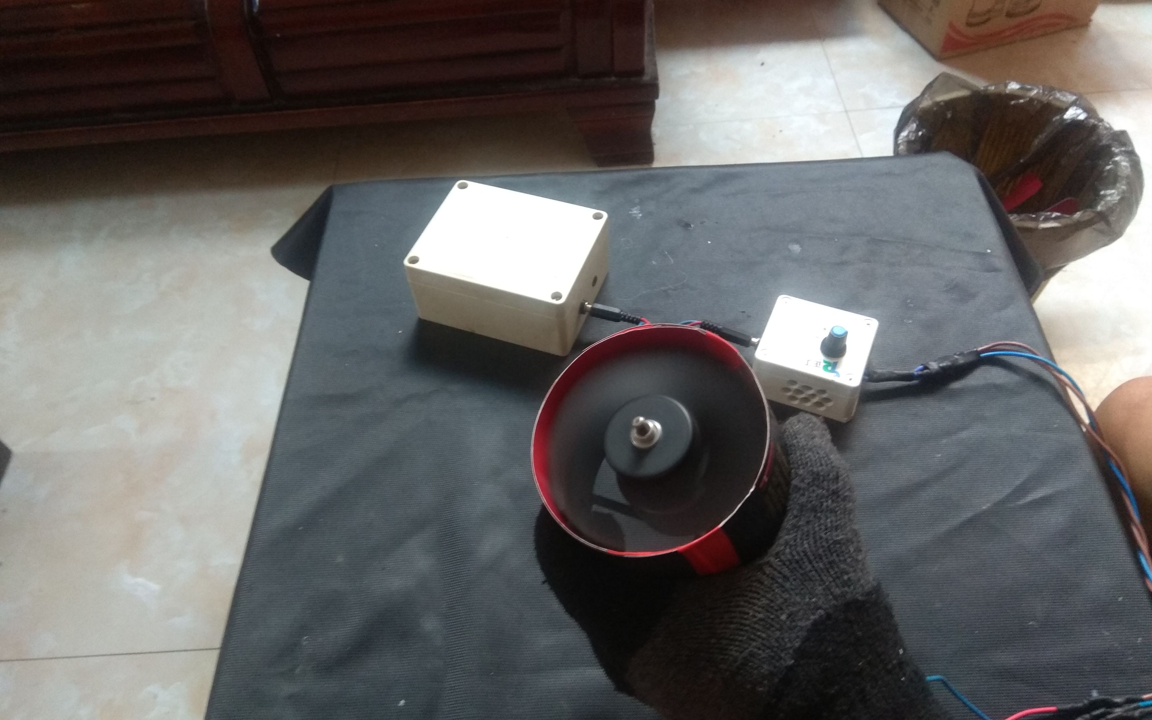 用自制的无刷电机做了个禁赛级别的涵道风扇绝对暴力级别的万转暴力