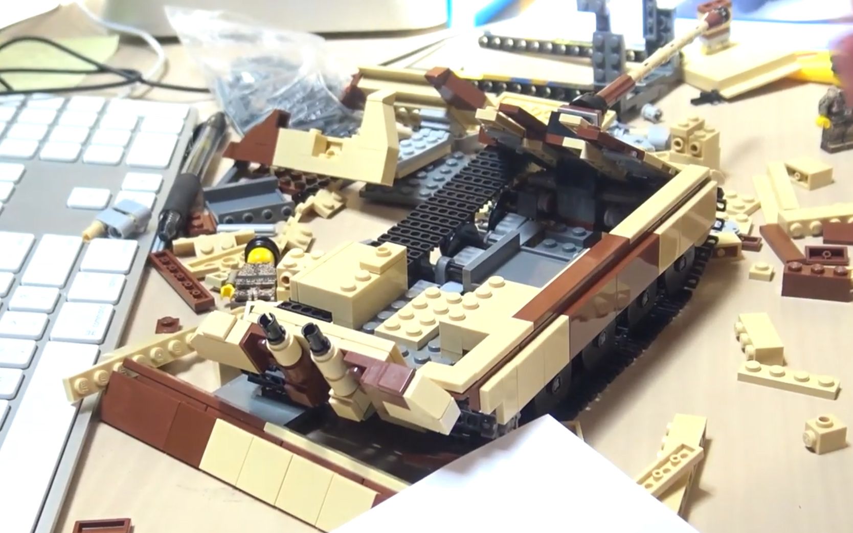 乐高moc作品 军事乐高brickmania是如何设计moc作品的