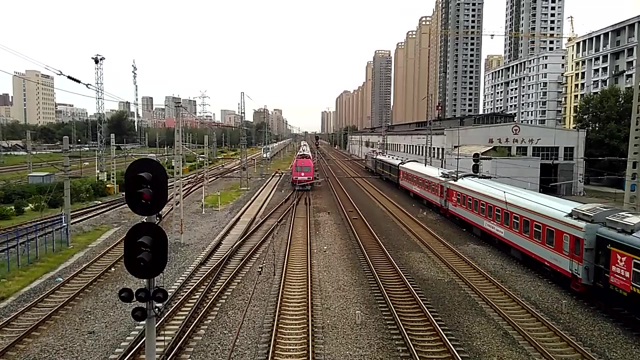 复兴号原型车南车版CRH350抵达沈阳皇姑屯站 20150825哔哩哔哩bilibili