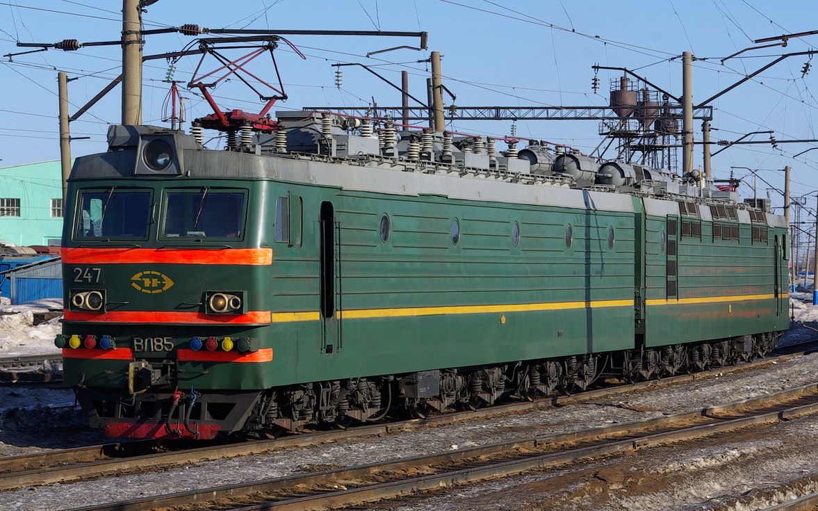 俄罗斯电力机车纪录片 vl85电力机车介绍 火车迷不要错过_哔哩哔哩