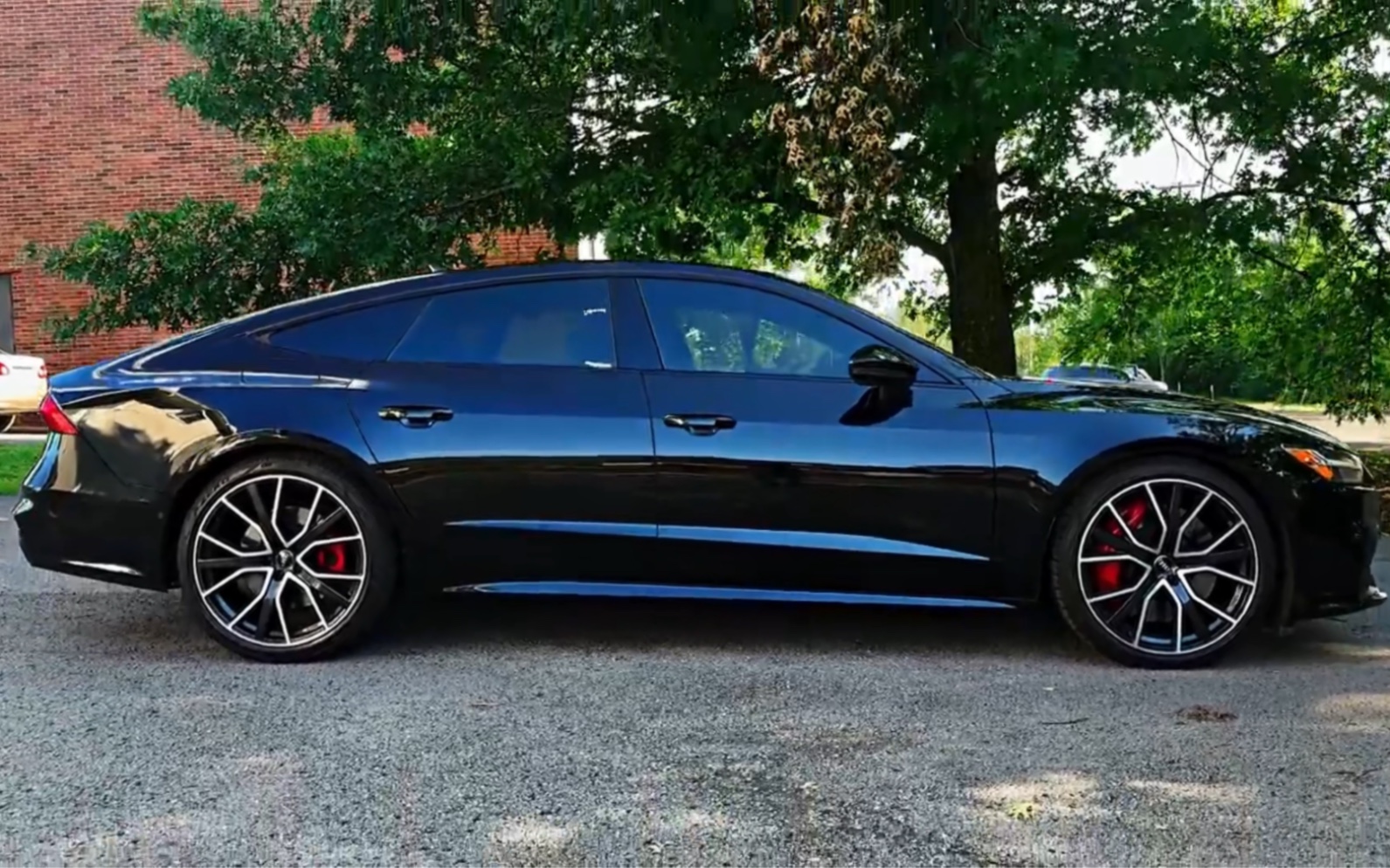 再快的奥迪s7也追不上她心里的奔驰c