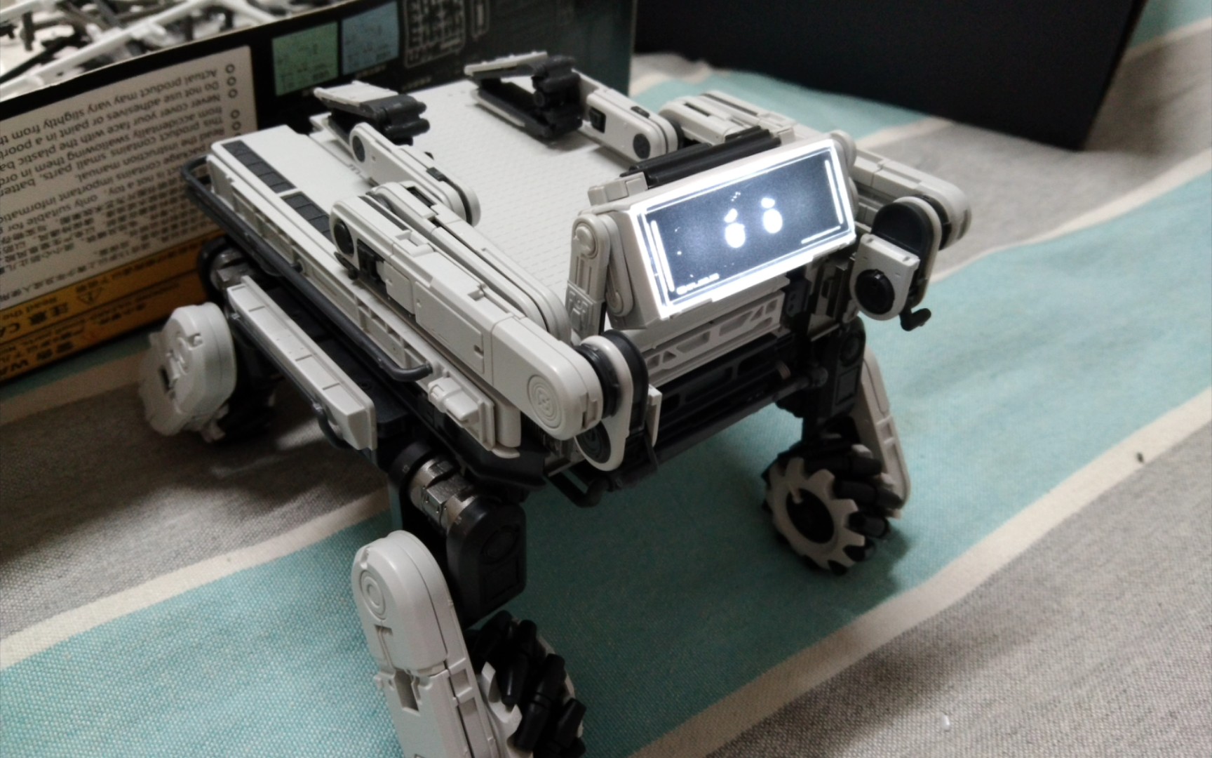 流浪地球笨笨模型