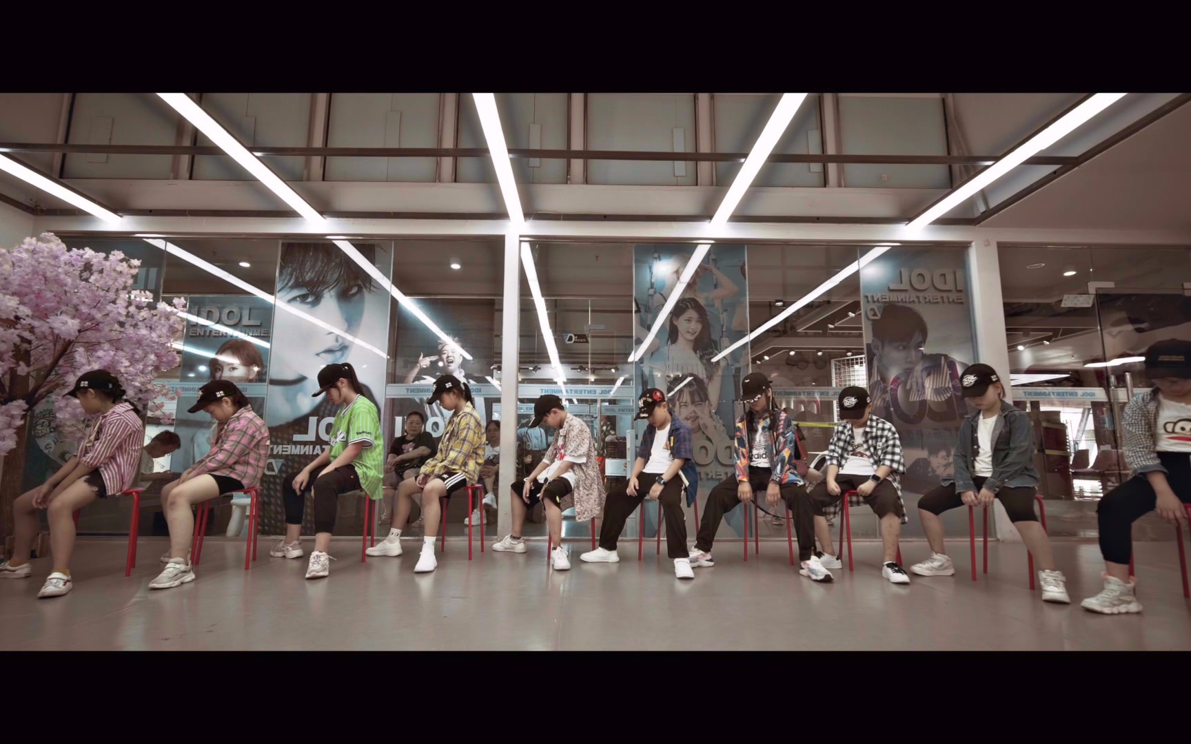 danceholic少年团致敬王嘉尔队长