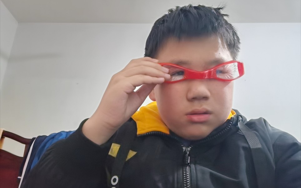 试玩拼夕夕58元的赛文眼镜