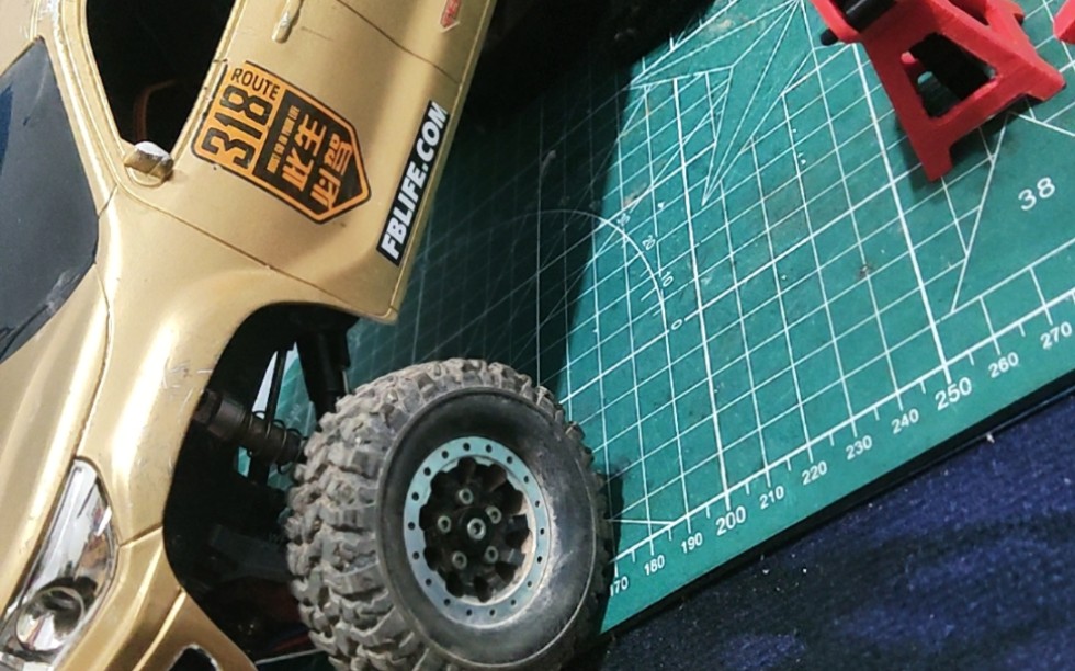 顽皮龙c24套壳玩具车