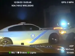 Download Video: ASP阿肯色州州警协助NLR警方抓捕嫌疑人并用推杆将嫌犯车辆推离公路