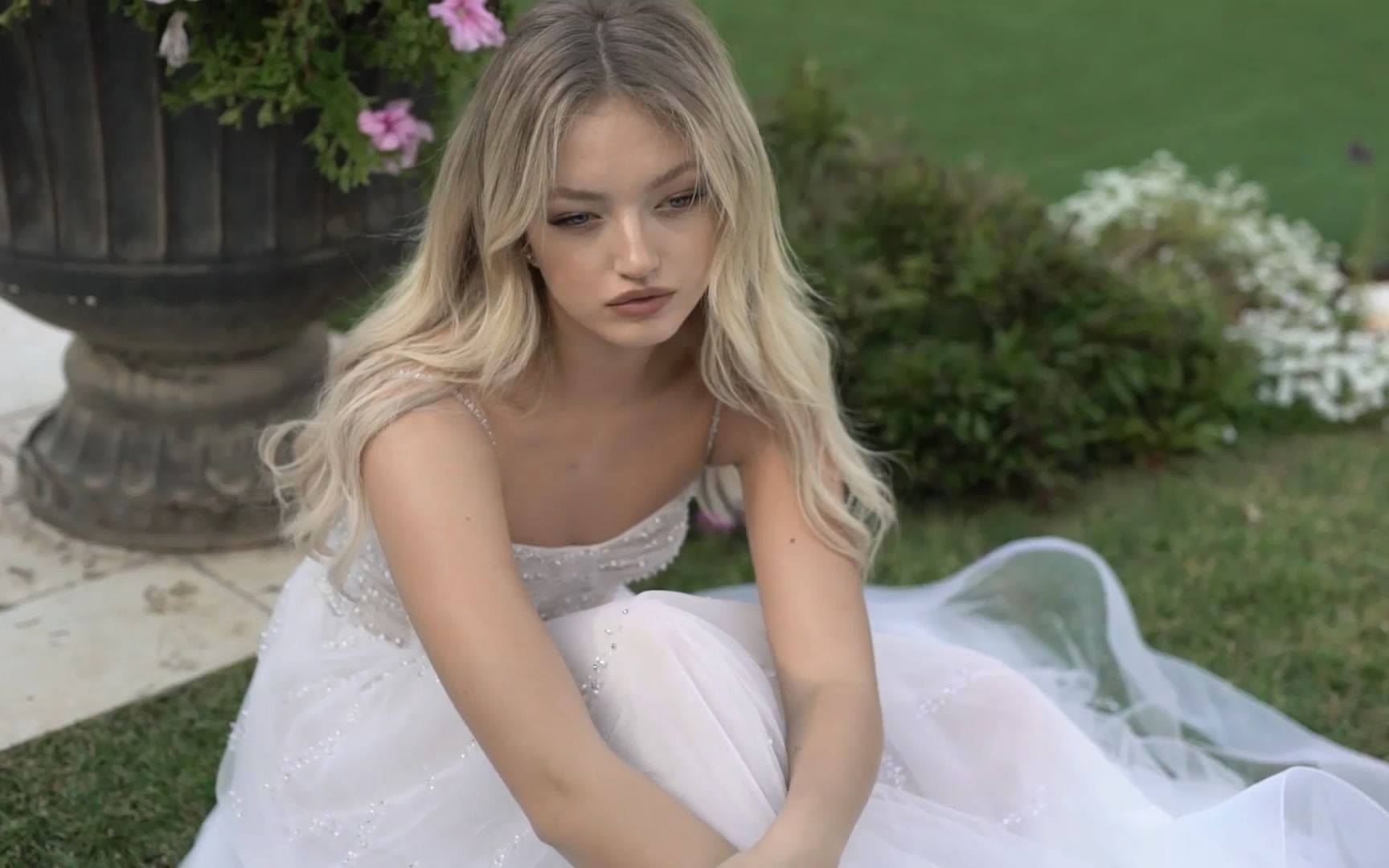 让你心潮澎湃的婚纱—julie vino婚纱模特展示_哔哩哔哩 (゜-゜)つロ