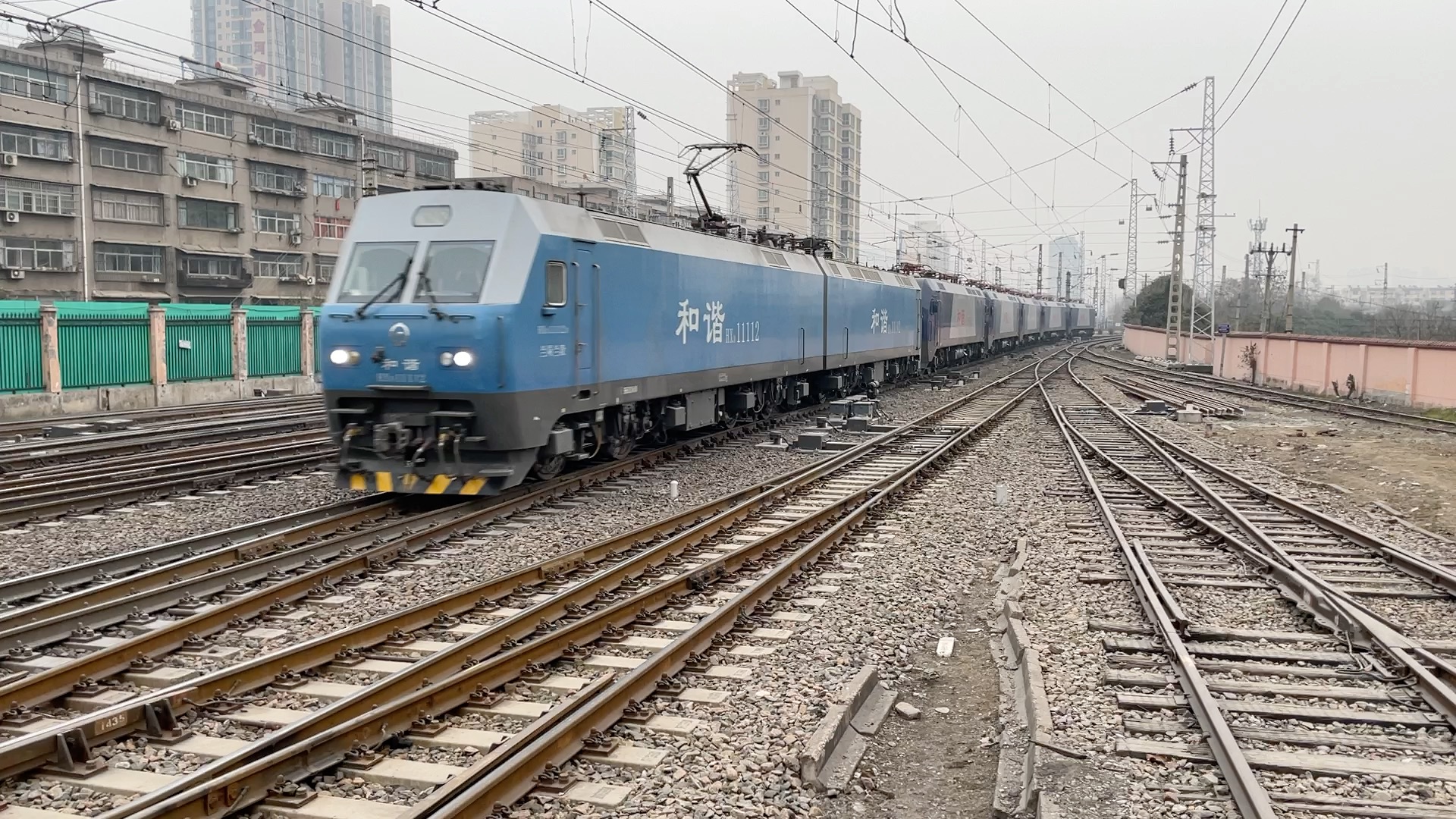 乌局哈段5台1c回送