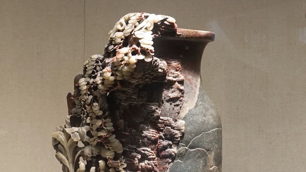 手工石雕作品游龙与松鹤长寿