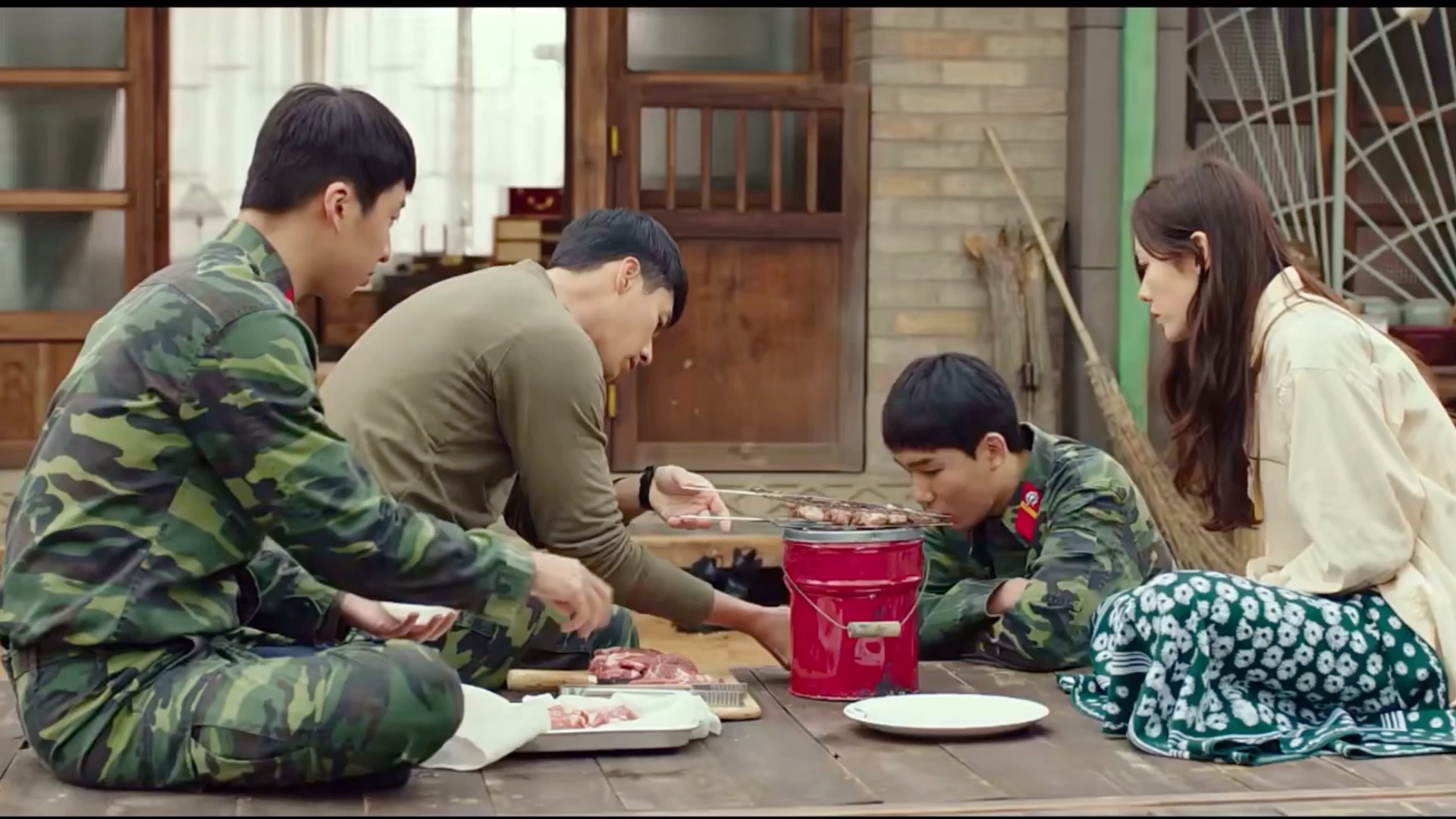 爱的迫降之五哈齐忙碌