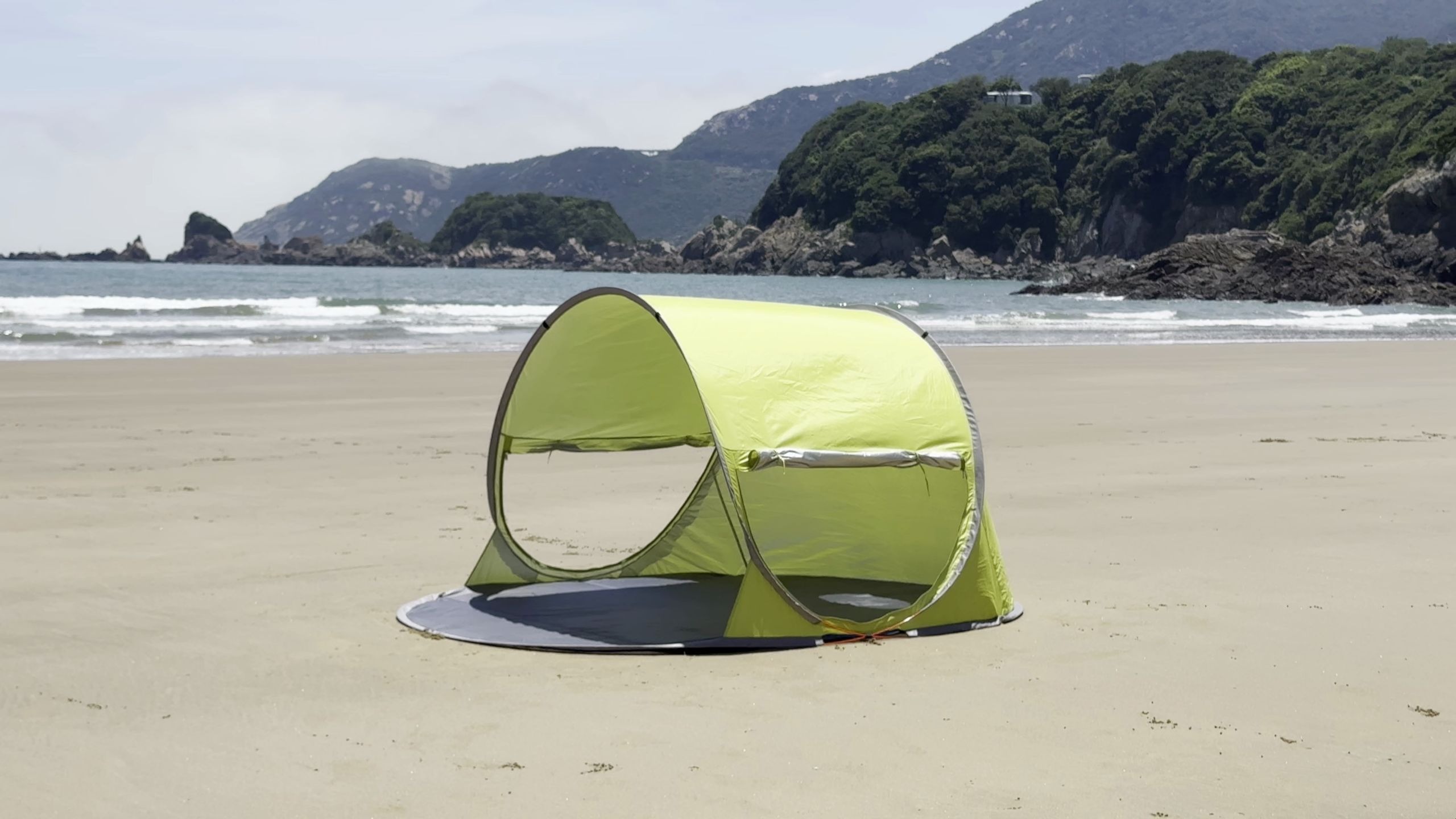 适合一大家子去海边玩的速开沙滩遮阳防晒帐篷
