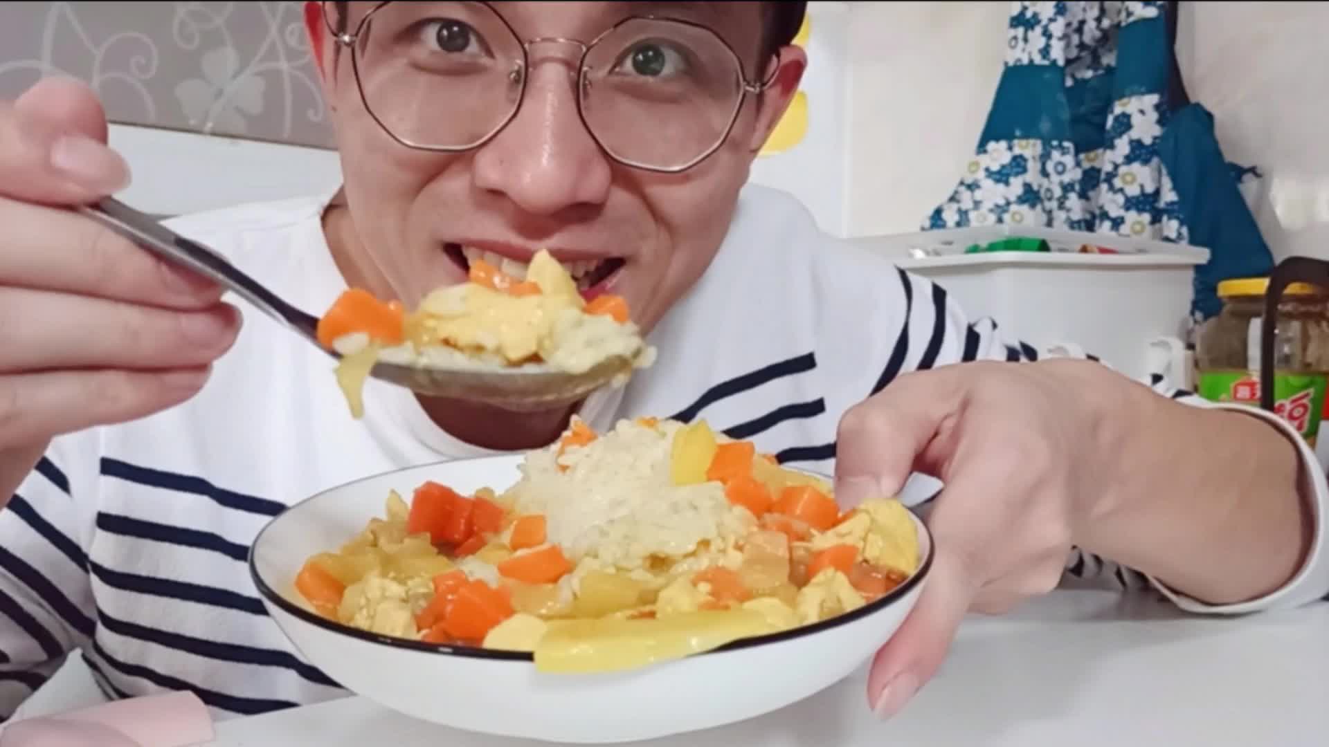 咖喱鸡肉饭,满满登登做一锅,十人份成本几十块,暴利