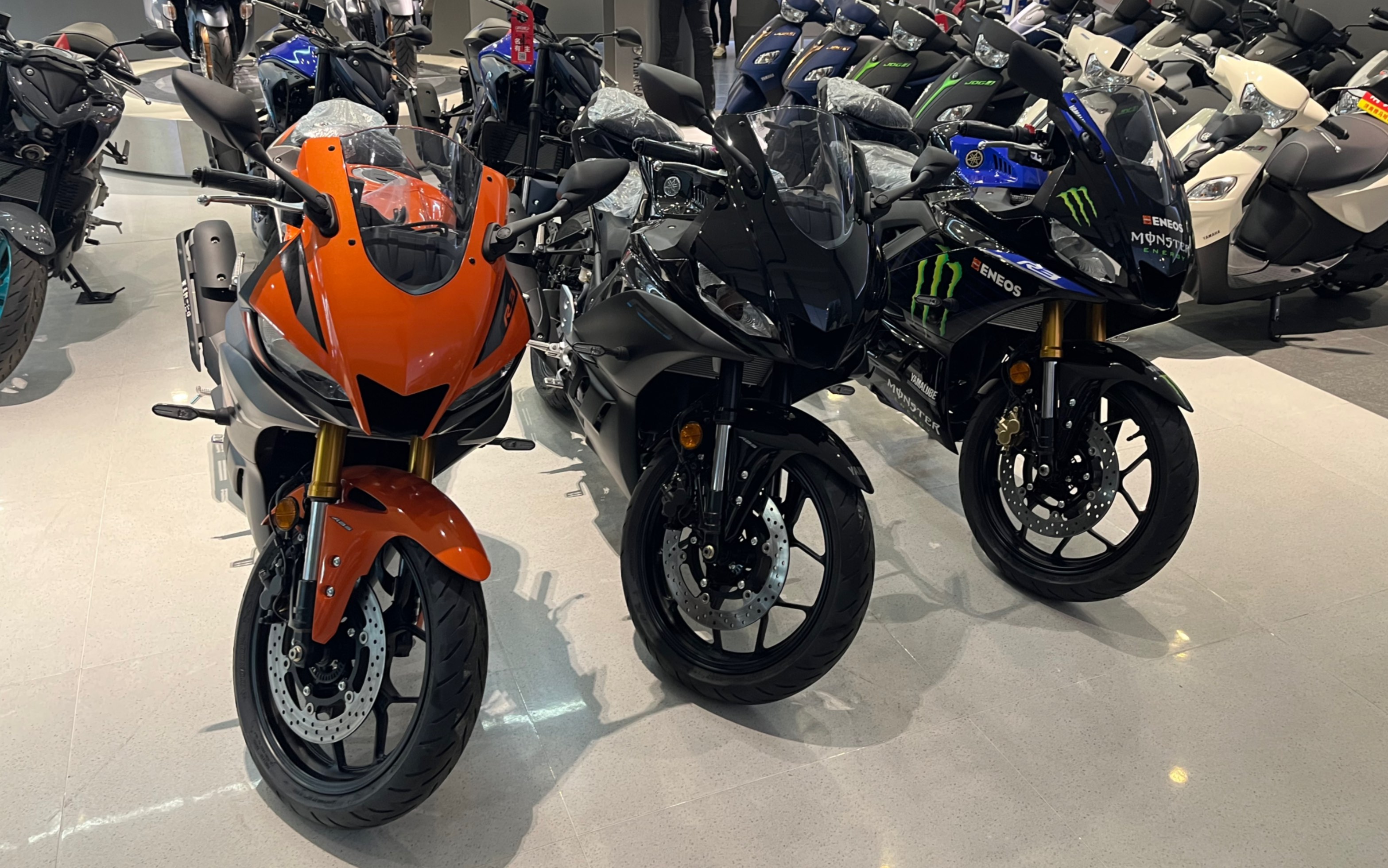 我可能是第一个提橙色的?2023新款雅马哈r3_哔哩哔哩_bilibili