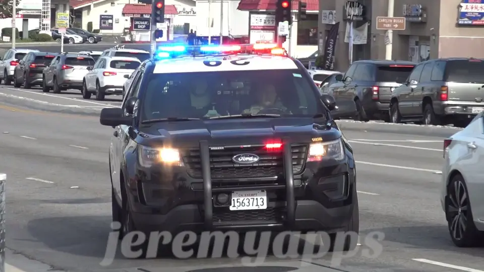 美国】LAPD洛杉矶警察都会大队出动，一水的装甲警备车_哔哩哔哩_bilibili