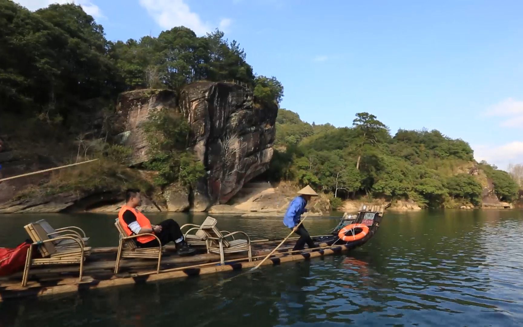 九曲湾上漂流记