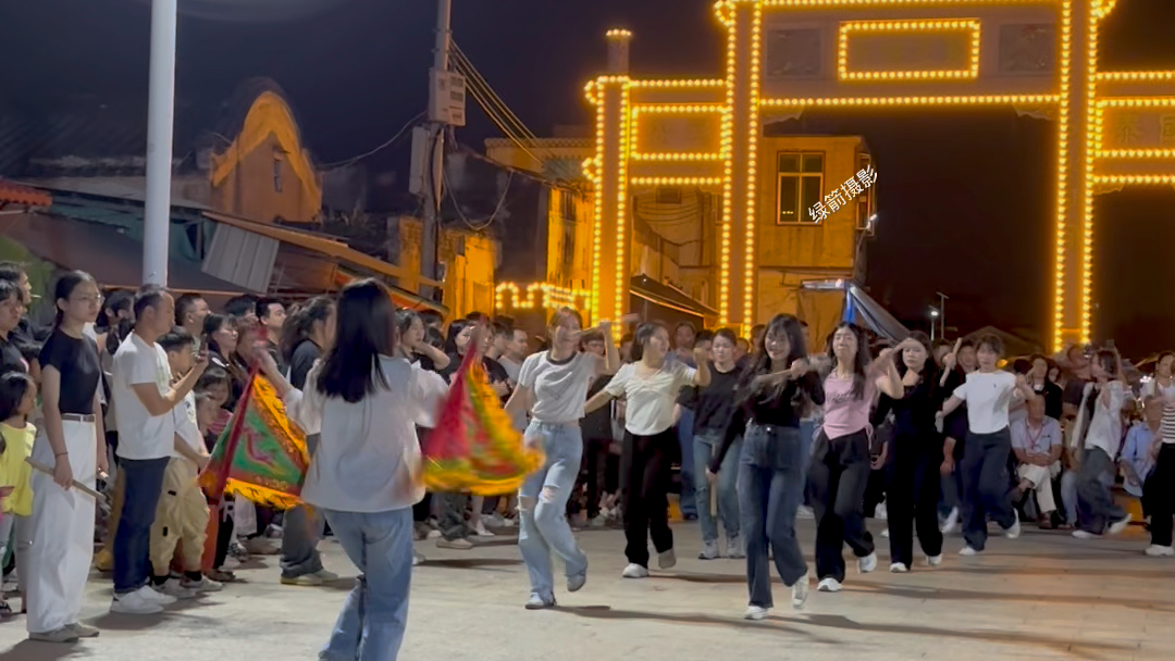 贵屿华美女子英歌队