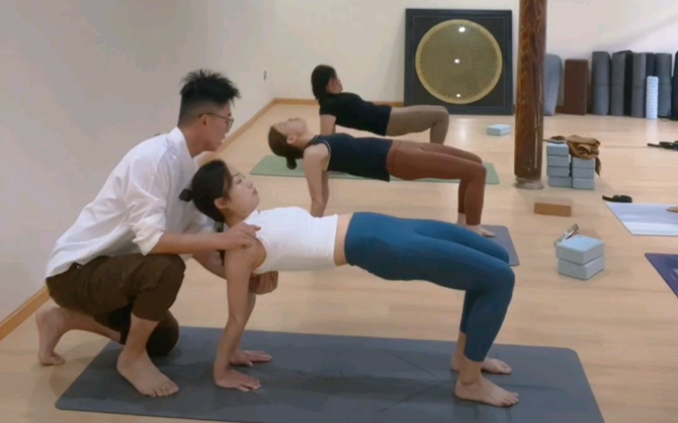 瑜伽主题:开肩胸练习(宇 24.8.28)