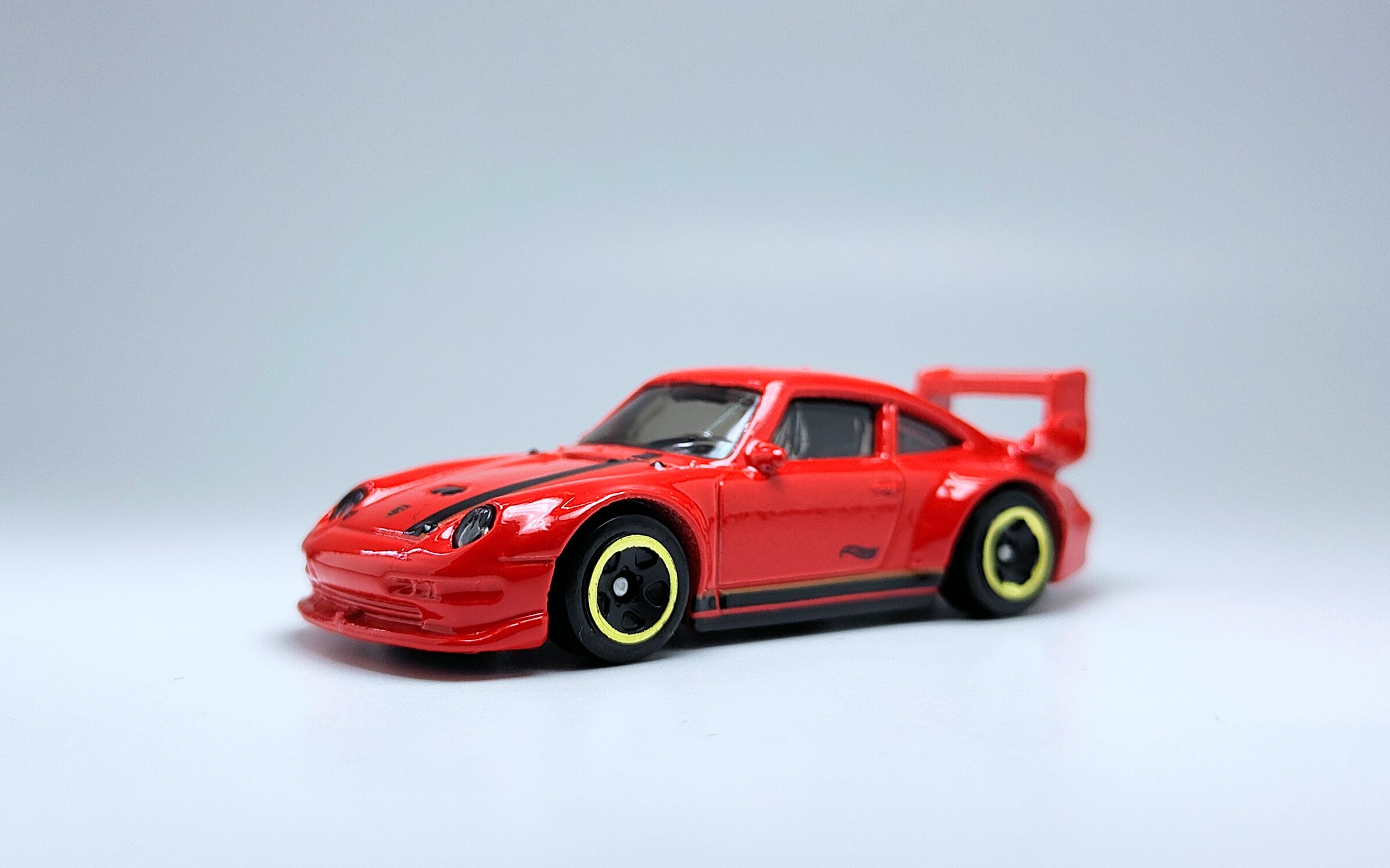 一分钟玩具开盒-风火轮普卡保时捷993 gt2开盒把玩评测_哔哩哔哩_bili