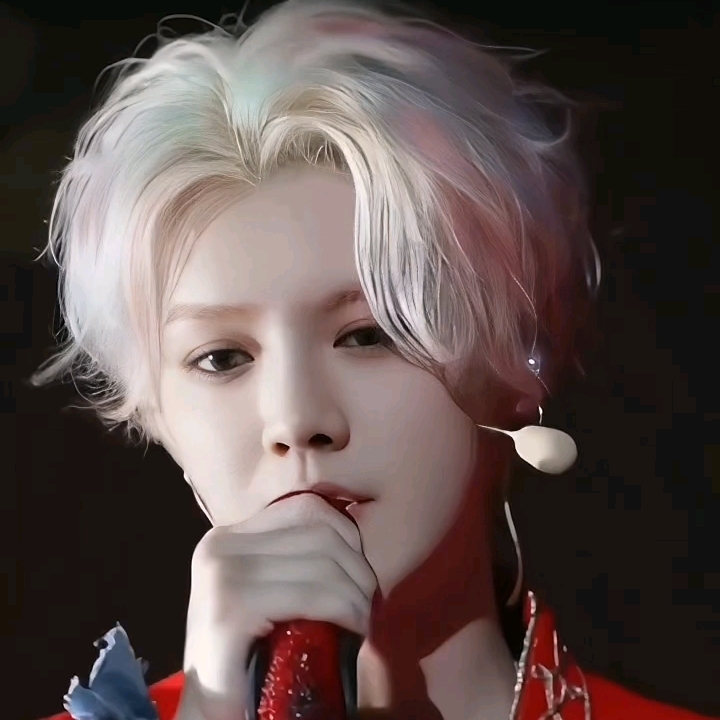 "鹿晗红衣"惊艳瞬间,你绝对不能错过!