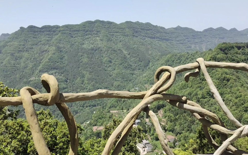 巴中阴灵山顶风景还是不错的