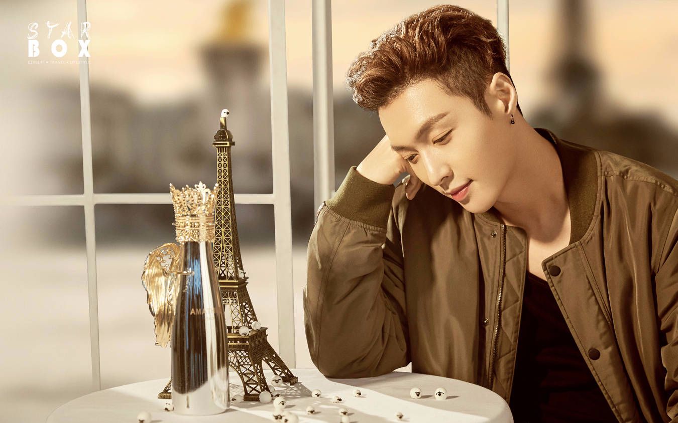 【张艺兴】《starbox人物》